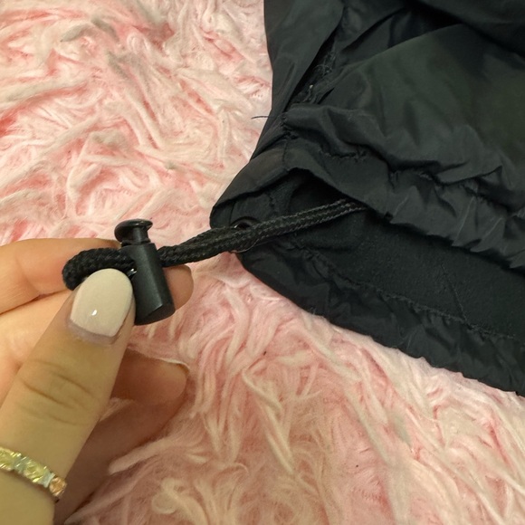 Windbreaker - Picture 4 of 4